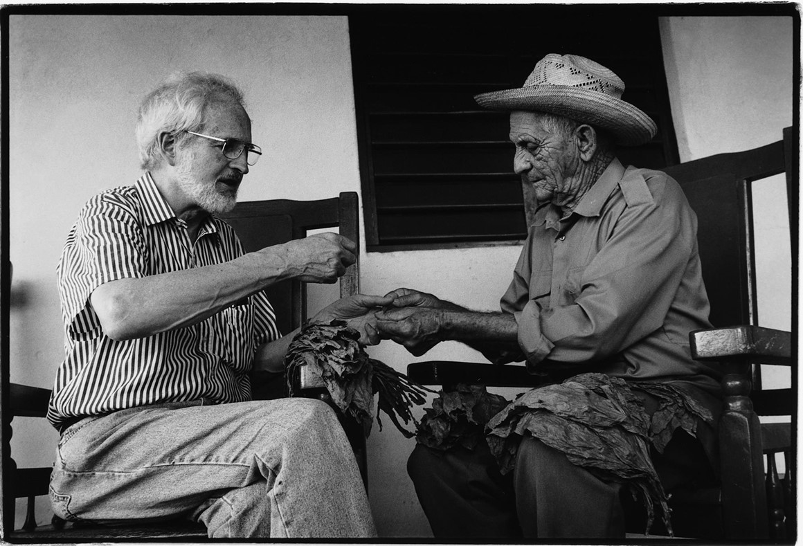 Zwei Legenden unter sich: Heinrich Villiger mit dem kubanischen Tabakbauer Don Alejandro Robaina
