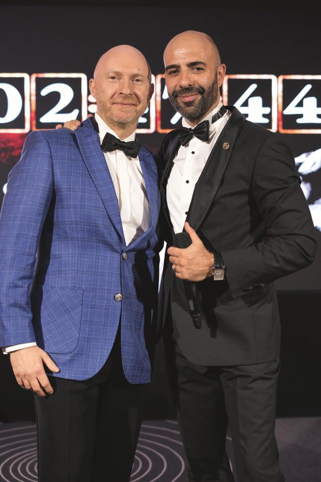 Der neue Weltmeister Tomasz Żołądkiewicz mit Marko Bilić