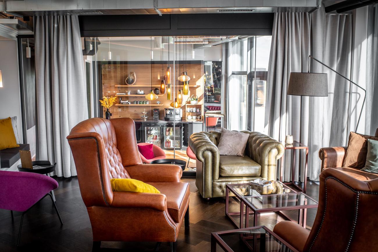 lounge2.jpg lounge2.jpg